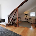 Charming Apartment In Alfama With River View!